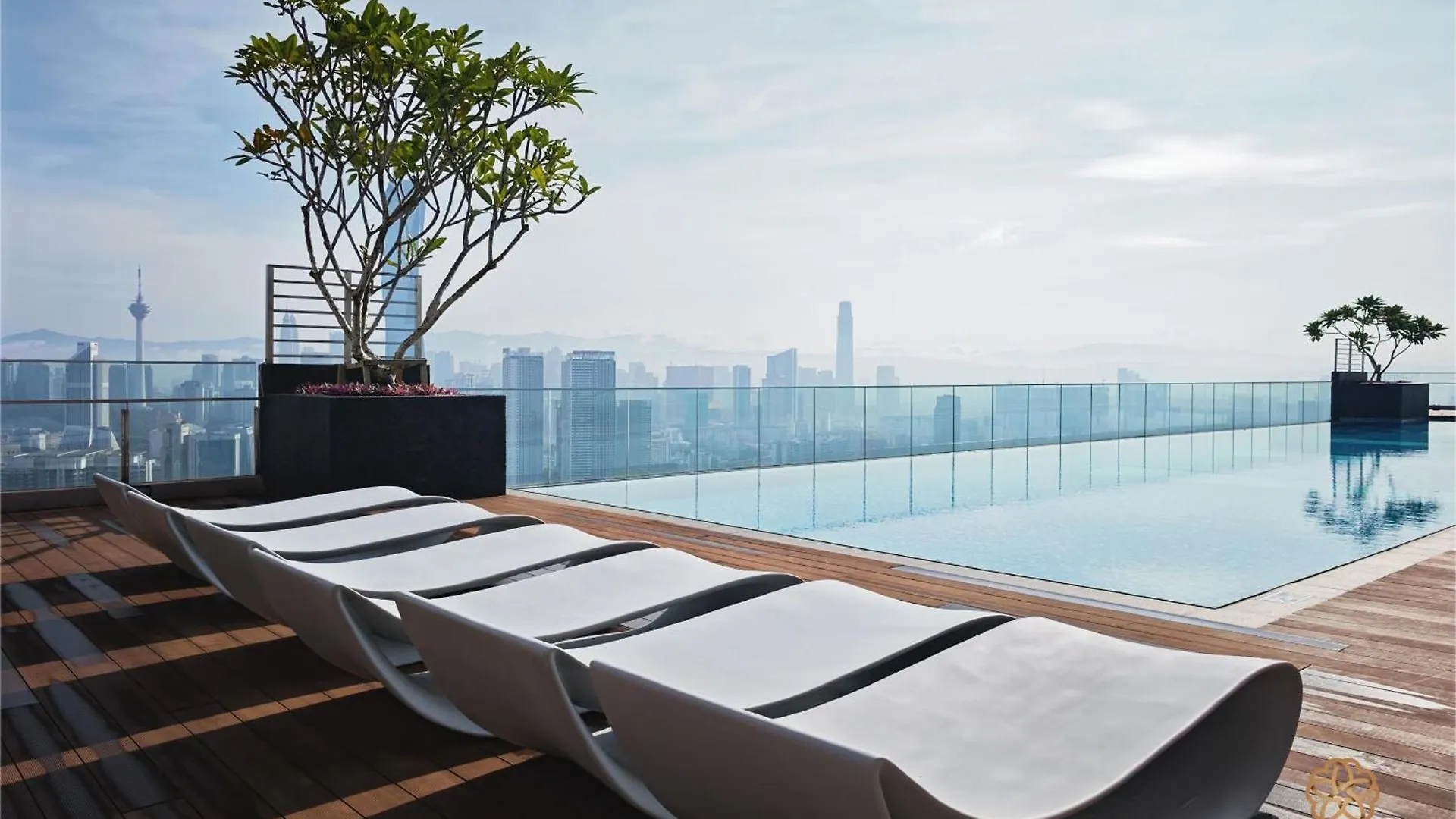 הקונטקטים של Riveria Signature Suites, Kl Sentral
